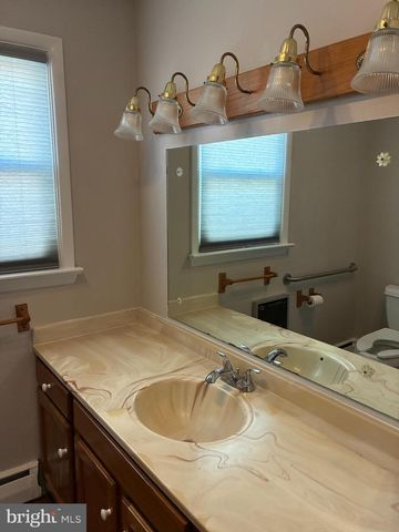 147 PENN AVE, Ephrata, PA 17522