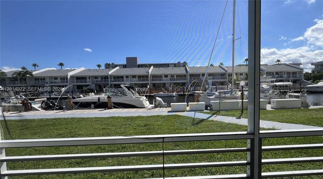 3550 NE 169th St 107, North Miami Beach, FL 33160