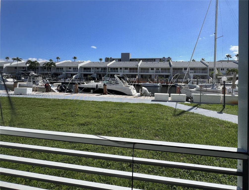 3550 NE 169th St 107, North Miami Beach, FL 33160