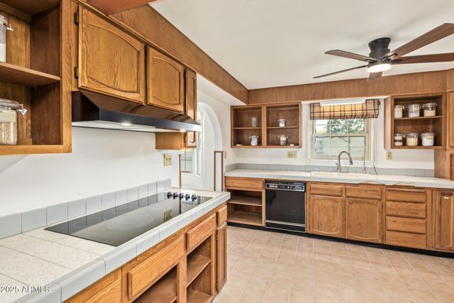 101 W PARK Avenue, Gilbert, AZ 85233