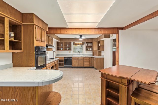 101 W PARK Avenue, Gilbert, AZ 85233