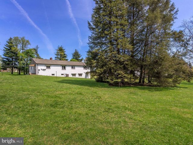 1104 ALMSHOUSE RD, Ivyland, PA 18974