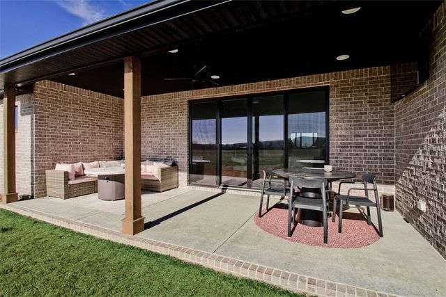 10715 N Garland McKee, Prairie Grove, AR 72753