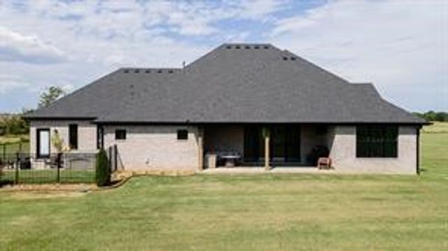 10715 N Garland McKee, Prairie Grove, AR 72753