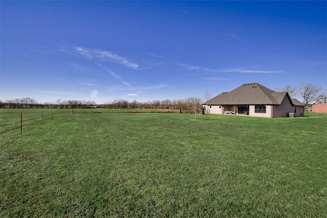 10715 N Garland McKee, Prairie Grove, AR 72753