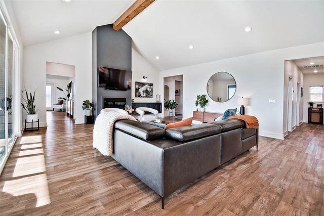 10715 N Garland McKee, Prairie Grove, AR 72753