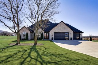 10715 N Garland McKee, Prairie Grove, AR 72753