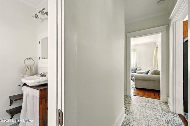 1616 Fernwood Ave, Louisville, KY 40205