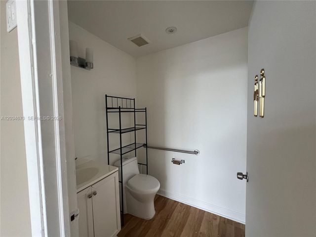 44 E OAKLAND PARK BLVD 44, Wilton Manors, FL 33334