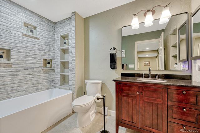 14983 E Crestridge Drive, Aurora, CO 80015