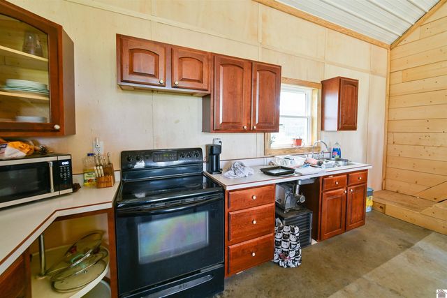729 Chapel Hill Rd, Marion, KY 42064