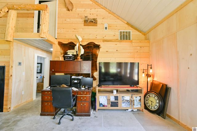 729 Chapel Hill Rd, Marion, KY 42064