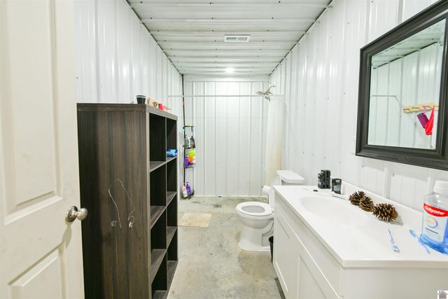 729 Chapel Hill Rd, Marion, KY 42064