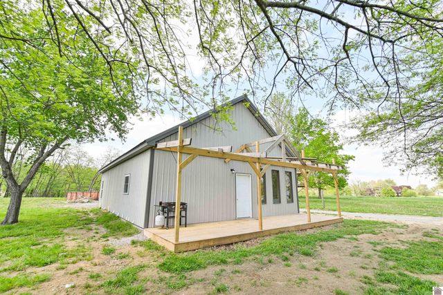 729 Chapel Hill Rd, Marion, KY 42064