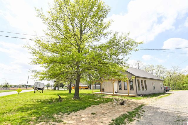 729 Chapel Hill Rd, Marion, KY 42064