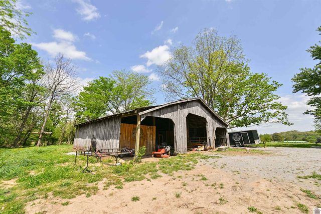729 Chapel Hill Rd, Marion, KY 42064