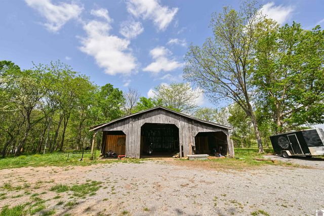 729 Chapel Hill Rd, Marion, KY 42064