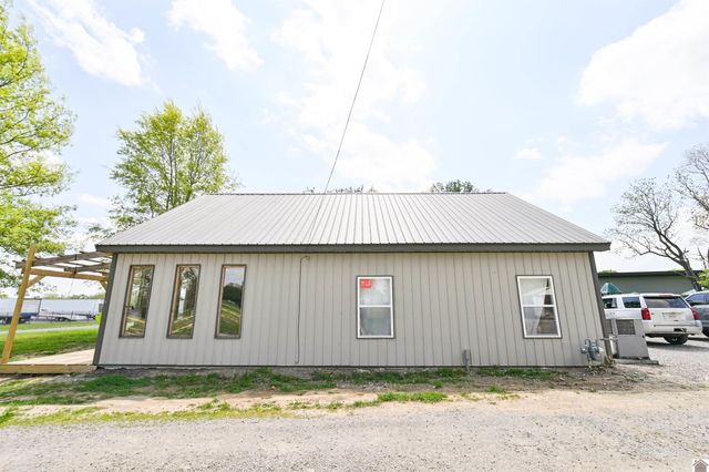 729 Chapel Hill Rd, Marion, KY 42064
