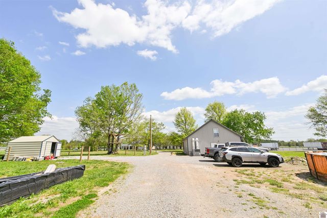 729 Chapel Hill Rd, Marion, KY 42064
