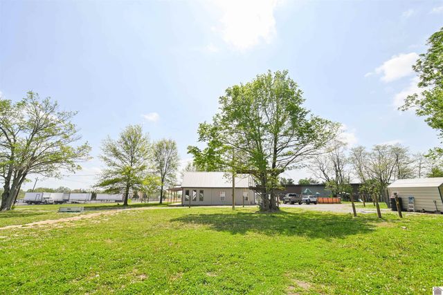 729 Chapel Hill Rd, Marion, KY 42064