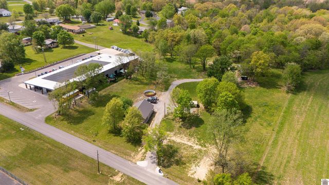 729 Chapel Hill Rd, Marion, KY 42064