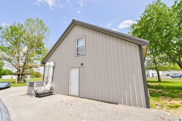 729 Chapel Hill Rd, Marion, KY 42064