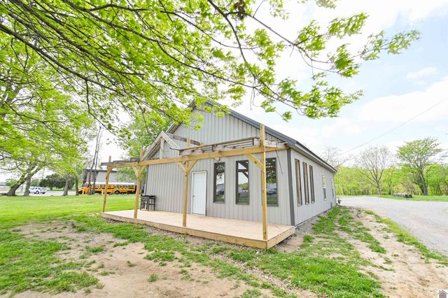 729 Chapel Hill Rd, Marion, KY 42064