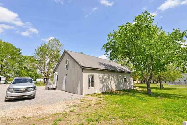 729 Chapel Hill Rd, Marion, KY 42064