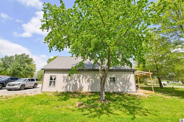729 Chapel Hill Rd, Marion, KY 42064