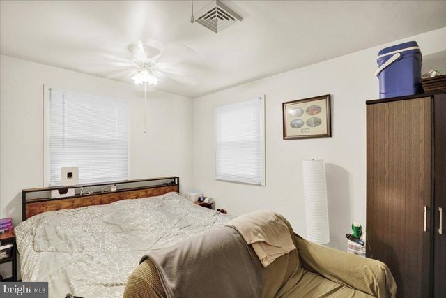 1060 OAKDALE DR, Pottstown, PA 19464