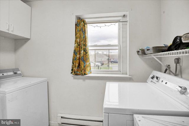 1060 OAKDALE DR, Pottstown, PA 19464