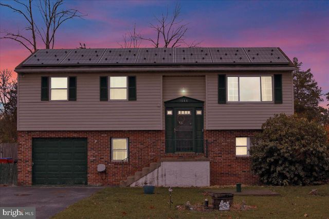 1060 OAKDALE DR, Pottstown, PA 19464