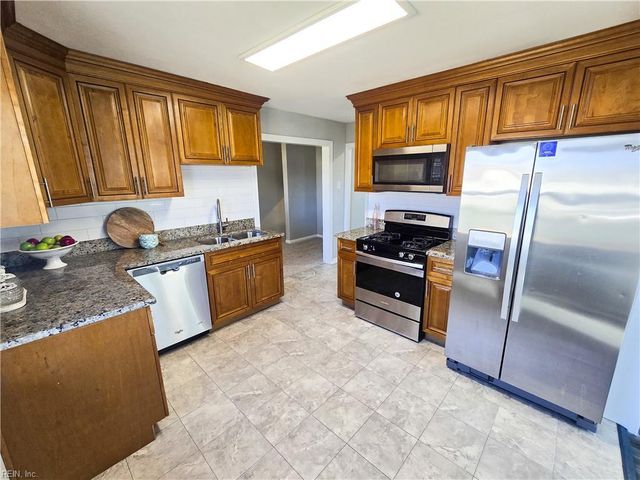 3311 Candlewood DR, Hampton, VA 23666