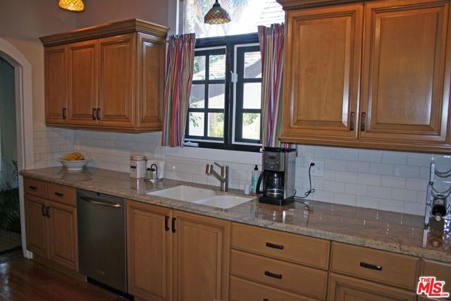 6445 W 5Th Street, Los Angeles, CA 90048