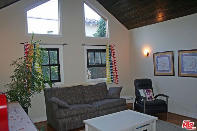 6445 W 5Th Street, Los Angeles, CA 90048