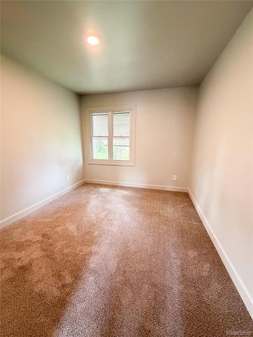 15815 Evergreen Road, Detroit, MI 48223