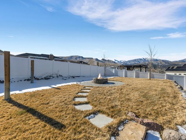 6651 W SKY BIRD CIR, Herriman, UT 84096