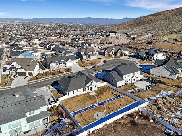 6651 W SKY BIRD CIR, Herriman, UT 84096