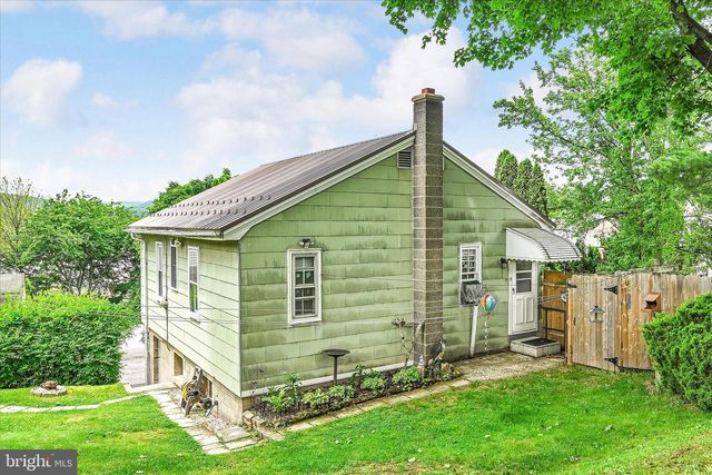 207 HIGH ST, Schuylkill Haven, PA 17972