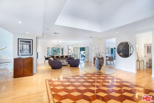 1655 N Crescent Heights Boulevard, Los Angeles, CA 90069