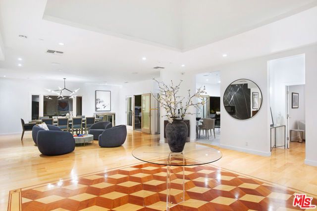 1655 N Crescent Heights Boulevard, Los Angeles, CA 90069