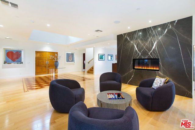 1655 N Crescent Heights Boulevard, Los Angeles, CA 90069