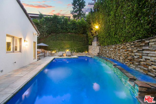 1655 N Crescent Heights Boulevard, Los Angeles, CA 90069