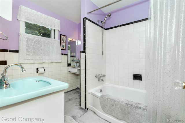 2507 N Washington Avenue, Royal Oak, MI 48073