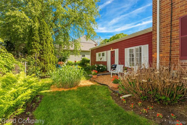 2507 N Washington Avenue, Royal Oak, MI 48073