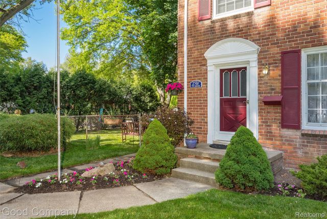 2507 N Washington Avenue, Royal Oak, MI 48073