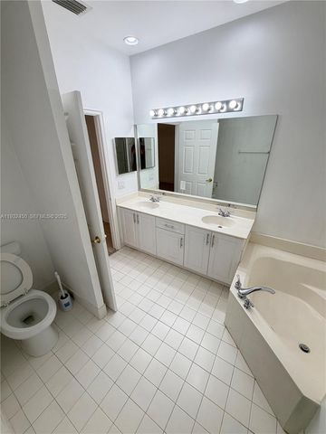 2650 E Aragon Blvd 2, Sunrise, FL 33313