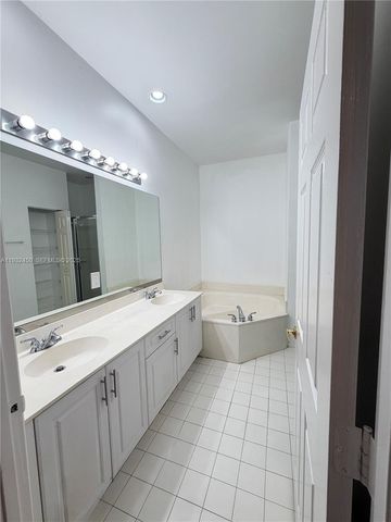 2650 E Aragon Blvd 2, Sunrise, FL 33313