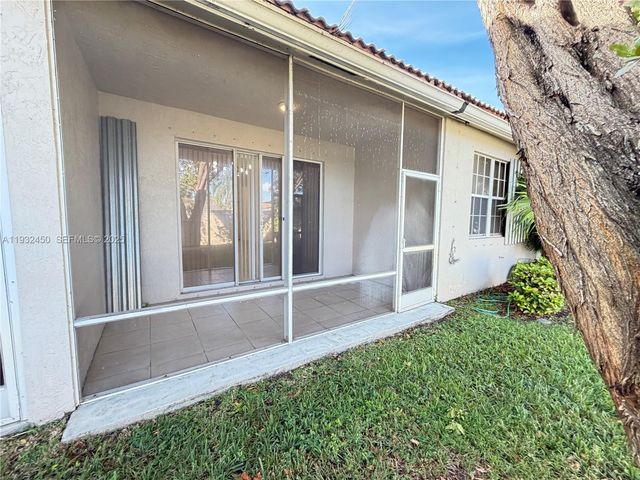 2650 E Aragon Blvd 2, Sunrise, FL 33313