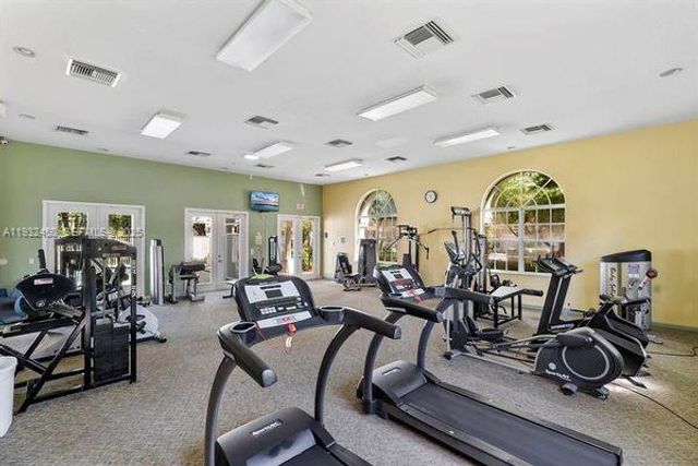 2650 E Aragon Blvd 2, Sunrise, FL 33313